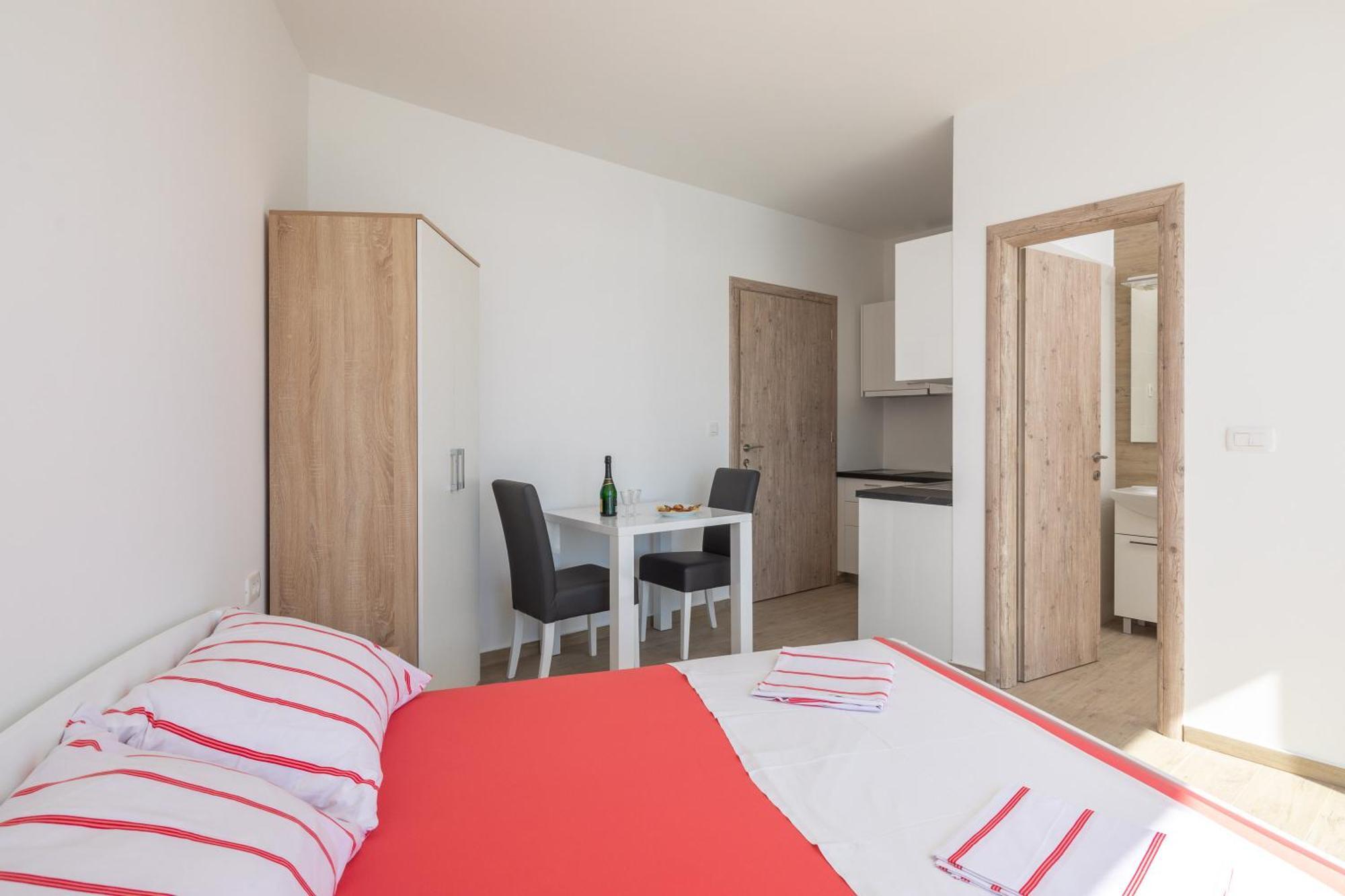 Apartamento Absolute Beach Holidays Dugi Rat Exterior foto